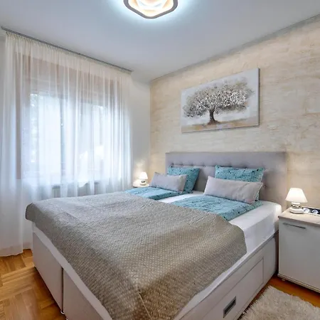 Papillon 1 Apartment *